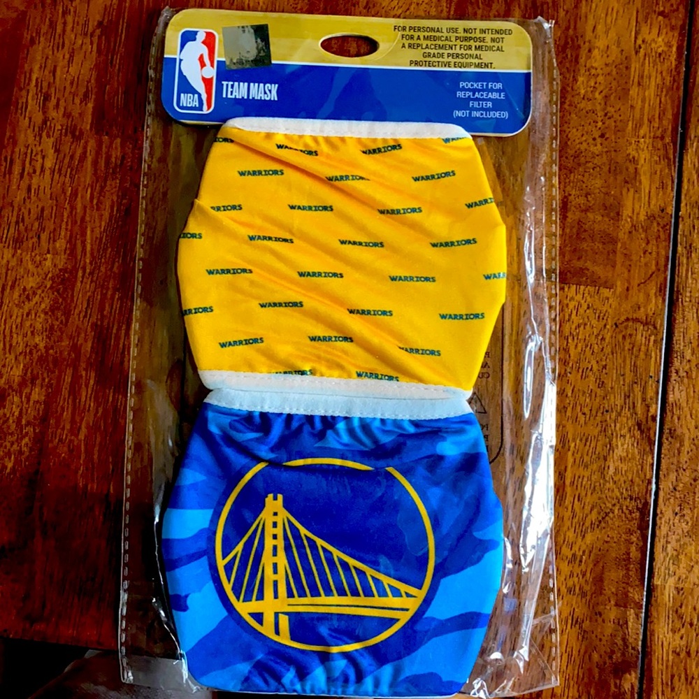 🛍️Free with Bundle🛍️ NBA Golden State Warriors Adult Masks.